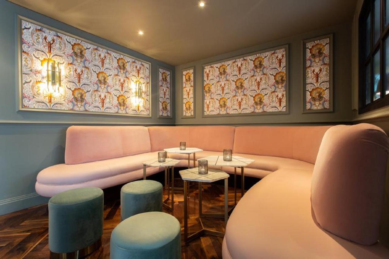 The Savoy Hotel Limerick Junction Zewnętrze zdjęcie The interior of the bar
