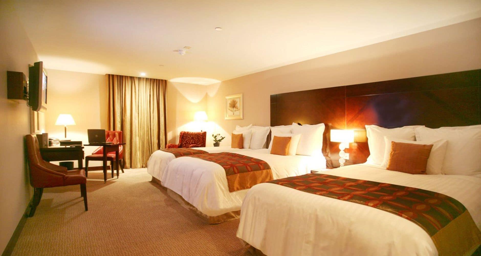 The Savoy Hotel Limerick Junction Zewnętrze zdjęcie A room at the hotel