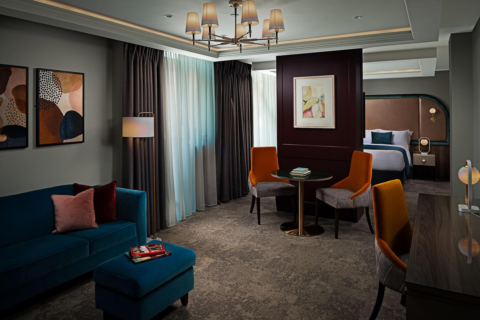 The Savoy Hotel Limerick Junction Zewnętrze zdjęcie A suite on board