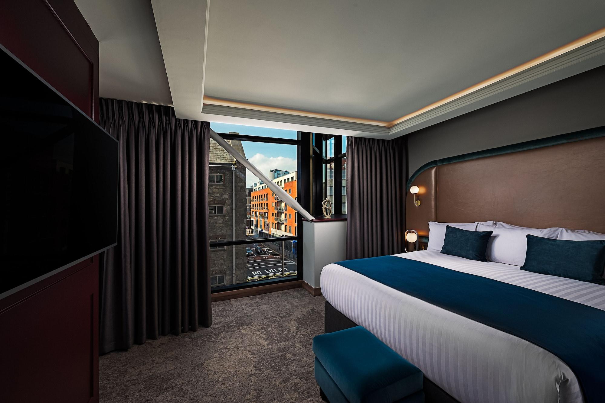 The Savoy Hotel Limerick Junction Zewnętrze zdjęcie A bedroom at the hotel