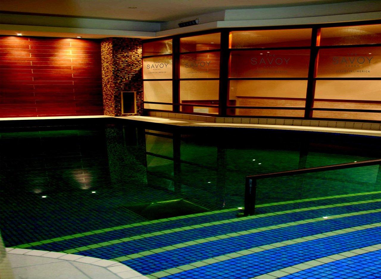 The Savoy Hotel Limerick Junction Zewnętrze zdjęcie The pool at the hotel