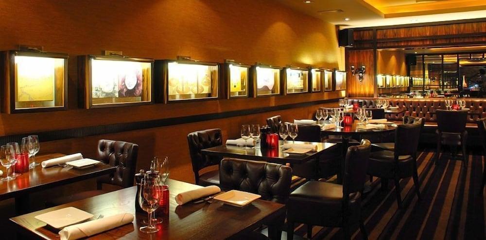 The Savoy Hotel Limerick Junction Zewnętrze zdjęcie Interior of the restaurant