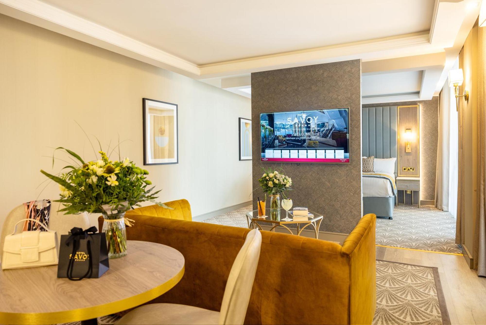 The Savoy Hotel Limerick Junction Zewnętrze zdjęcie A suite at the hotel