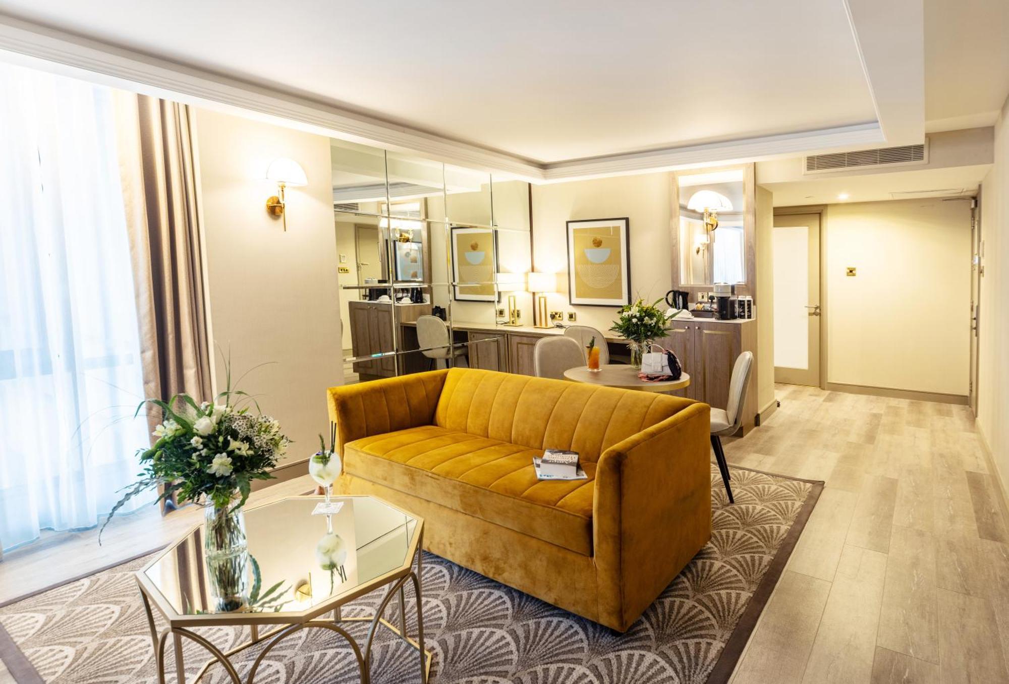 The Savoy Hotel Limerick Junction Zewnętrze zdjęcie Suite at the Hilton London West End