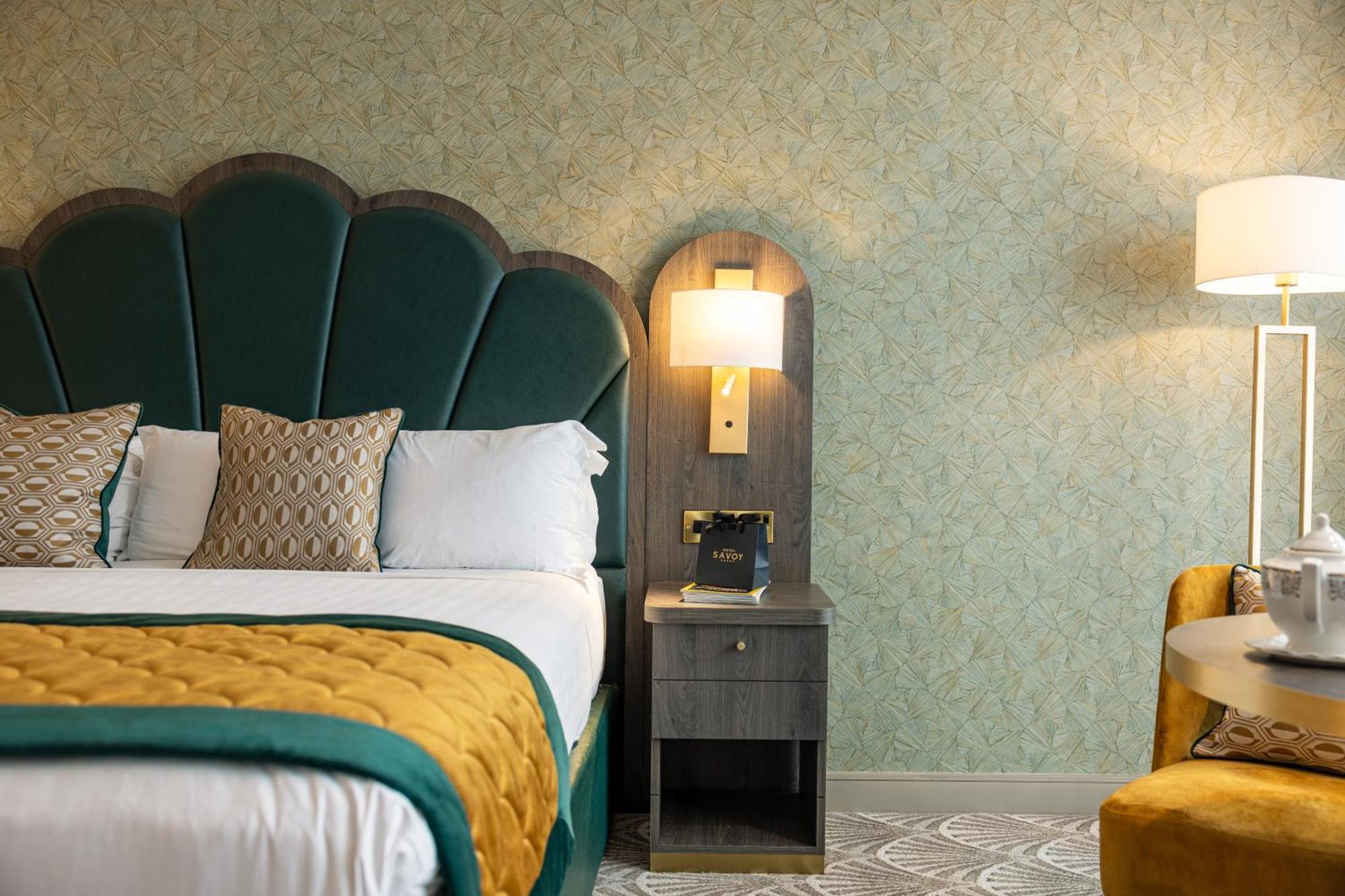 The Savoy Hotel Limerick Junction Zewnętrze zdjęcie A bedroom at the hotel