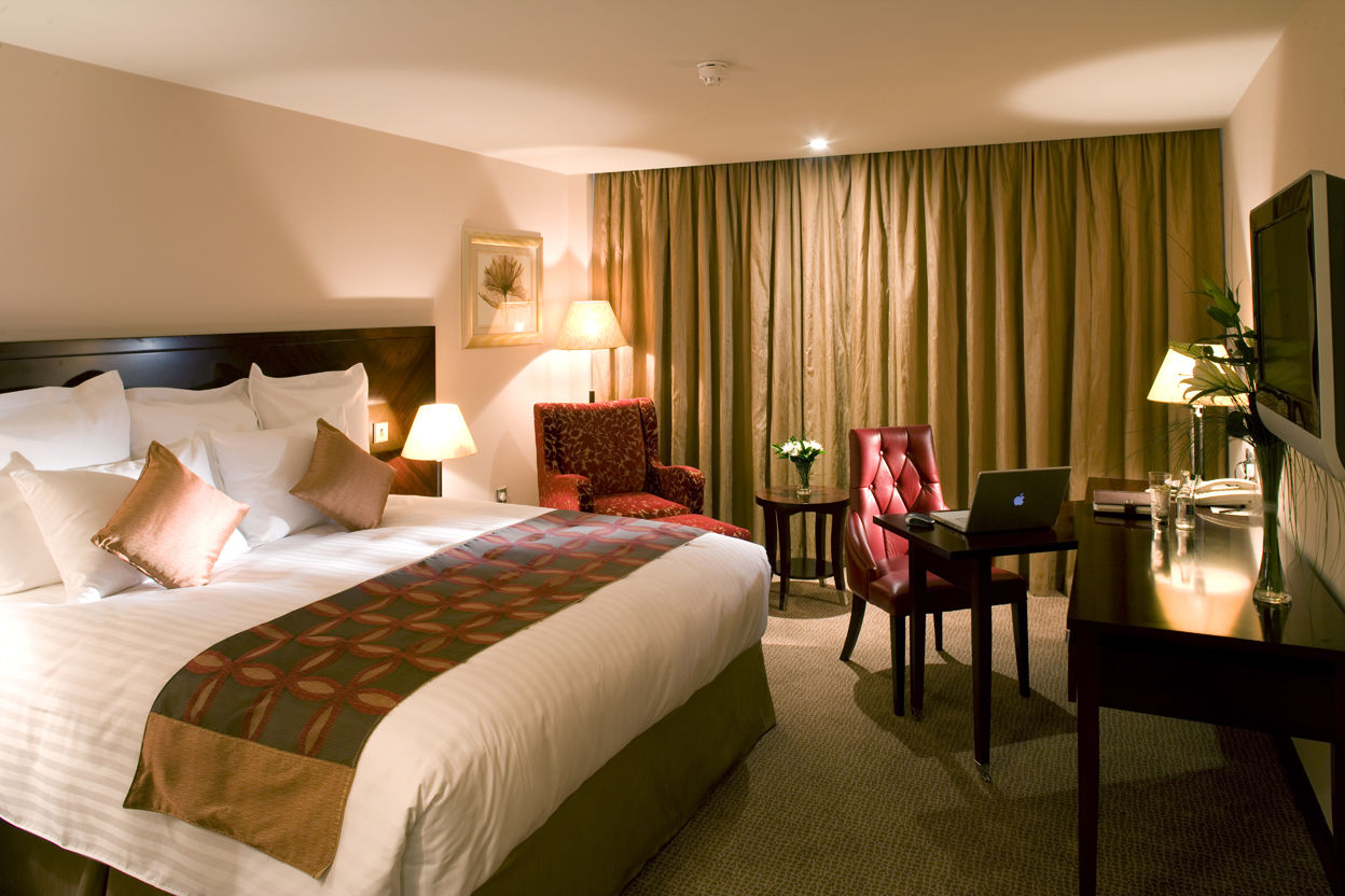 The Savoy Hotel Limerick Junction Zewnętrze zdjęcie A room at the hotel